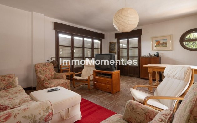Wiederverkauf - Freistehende Villa -   Inländisch - Alhaurín el Grande Centro