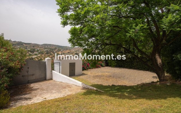 Wiederverkauf - Freistehende Villa -   Inländisch - Alhaurín el Grande Centro