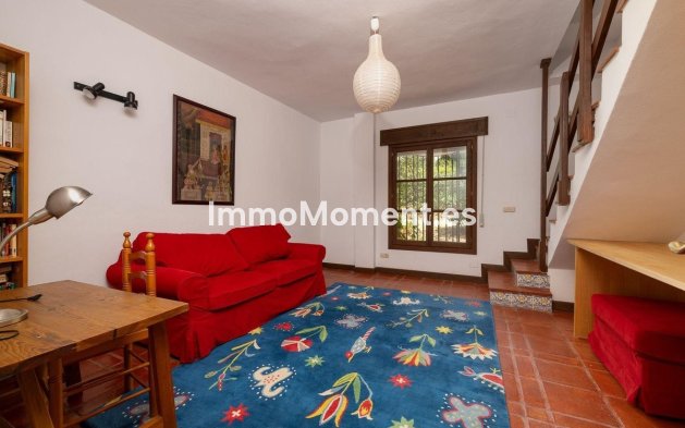 Wiederverkauf - Freistehende Villa -   Inländisch - Alhaurín el Grande Centro