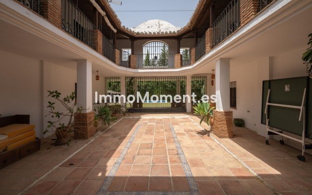 Wiederverkauf - Freistehende Villa -   Inländisch - Alhaurín el Grande Centro