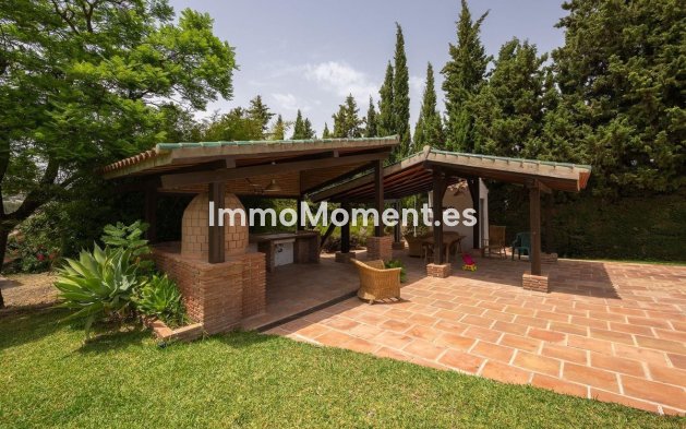 Wiederverkauf - Freistehende Villa -   Inländisch - Alhaurín el Grande Centro