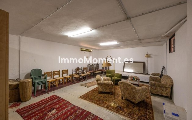 Wiederverkauf - Freistehende Villa -   Inländisch - Alhaurín el Grande Centro