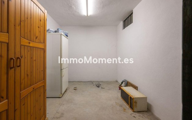 Wiederverkauf - Freistehende Villa -   Inländisch - Alhaurín el Grande Centro