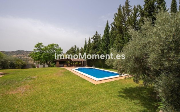 Wiederverkauf - Freistehende Villa -   Inländisch - Alhaurín el Grande Centro