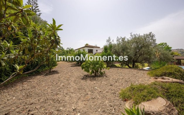 Wiederverkauf - Freistehende Villa -   Inländisch - Alhaurín el Grande Centro