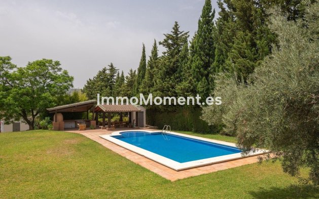 Wiederverkauf - Freistehende Villa -   Inländisch - Alhaurín el Grande Centro