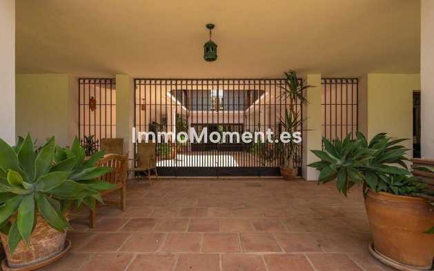 Wiederverkauf - Freistehende Villa -   Inländisch - Alhaurín el Grande Centro