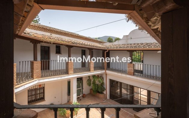 Wiederverkauf - Freistehende Villa -   Inländisch - Alhaurín el Grande Centro
