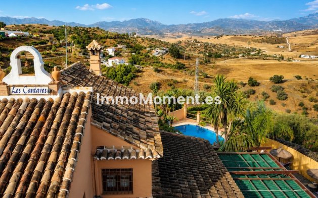 Reventa - Casa de campo - Interior  - Gibralgalia