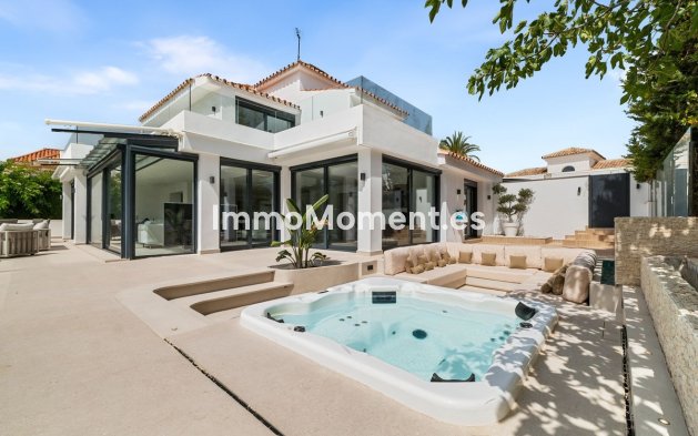 Resale - Detached villa - Marbella - Nueva Andalucía