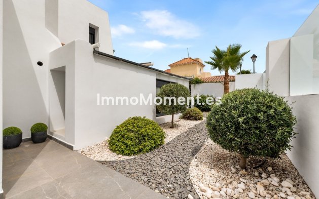 Resale - Detached villa - Marbella - Nueva Andalucía