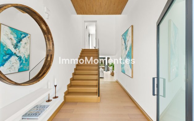 Resale - Detached villa - Marbella - Nueva Andalucía