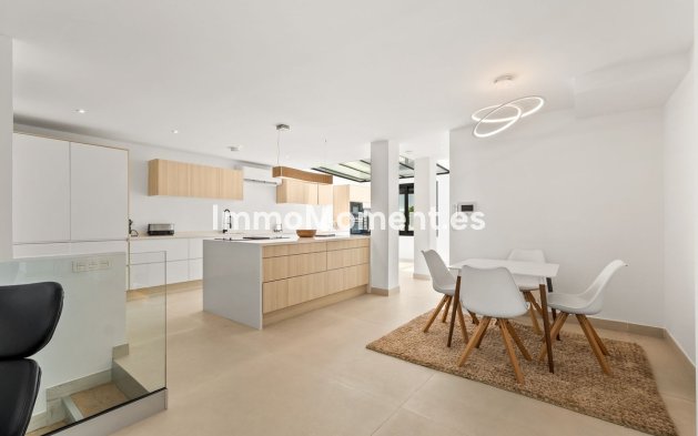 Resale - Detached villa - Marbella - Nueva Andalucía