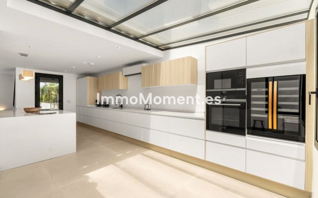 Resale - Detached villa - Marbella - Nueva Andalucía