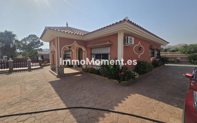 Reventa - Casa de campo - Interior  - Estacion de Cartama