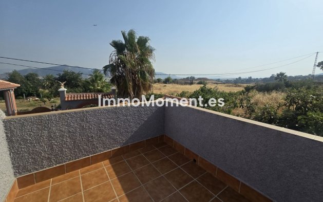 Reventa - Casa de campo - Interior  - Estacion de Cartama