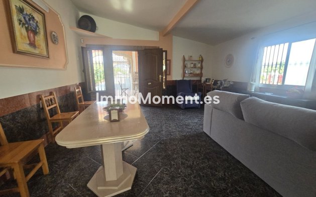 Reventa - Casa de campo - Interior  - Estacion de Cartama