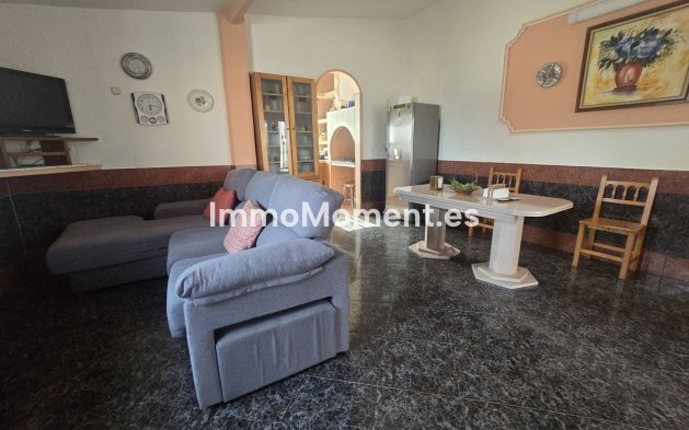 Reventa - Casa de campo - Interior  - Estacion de Cartama