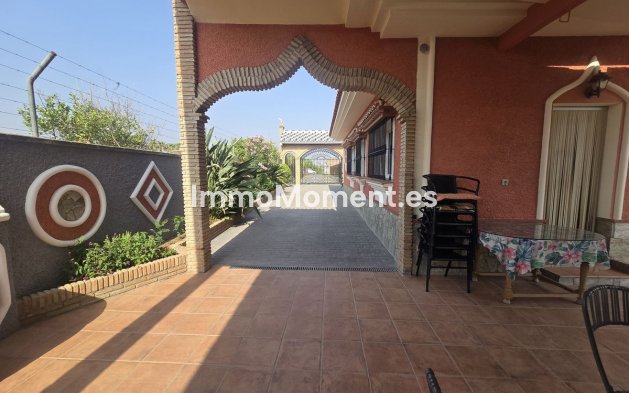 Reventa - Casa de campo - Interior  - Estacion de Cartama