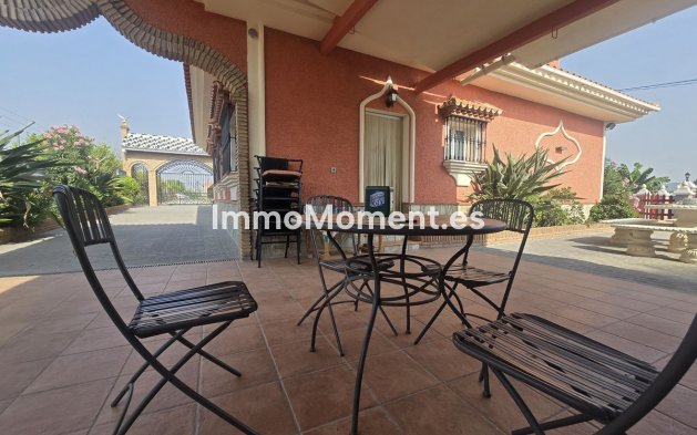 Reventa - Casa de campo - Interior  - Estacion de Cartama