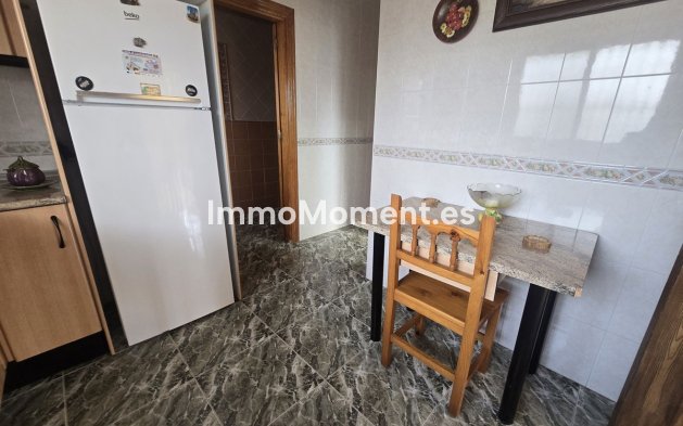 Reventa - Casa de campo - Interior  - Estacion de Cartama
