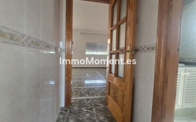 Reventa - Casa de campo - Interior  - Estacion de Cartama
