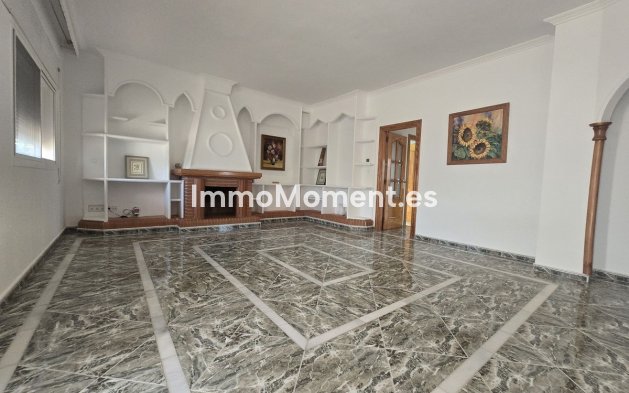 Reventa - Casa de campo - Interior  - Estacion de Cartama