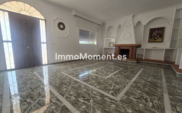 Reventa - Casa de campo - Interior  - Estacion de Cartama