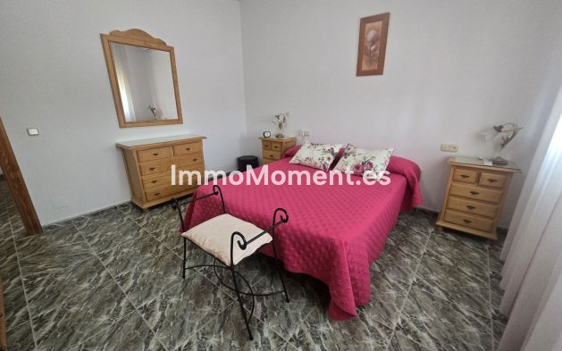 Reventa - Casa de campo - Interior  - Estacion de Cartama