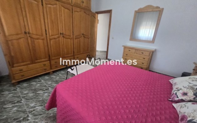 Reventa - Casa de campo - Interior  - Estacion de Cartama