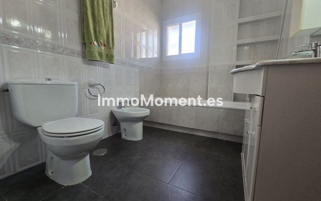 Reventa - Casa de campo - Interior  - Estacion de Cartama