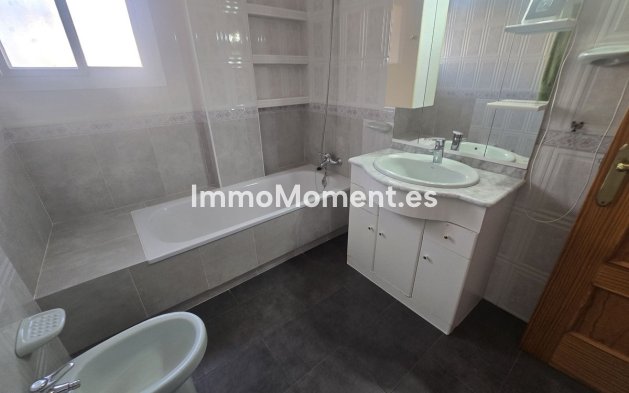 Reventa - Casa de campo - Interior  - Estacion de Cartama