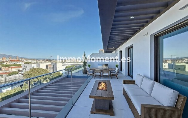 Resale - Apartment - Estepona - Estepona Centro