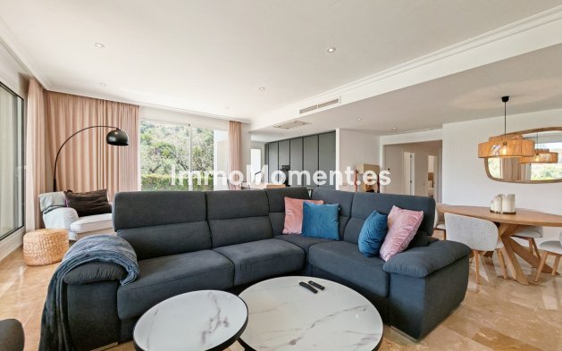 Resale - Apartment - Marbella - La Mairena
