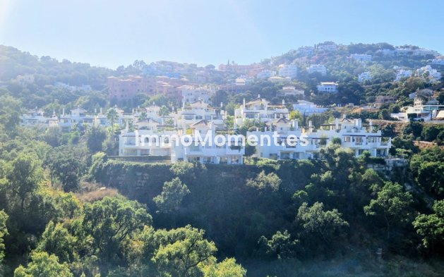 Resale - Apartment - Marbella - La Mairena