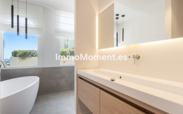 Resale - Apartment - Benahavís - La Quinta