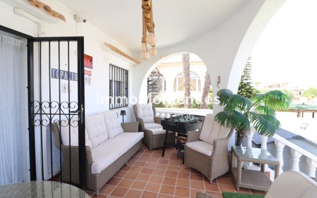 Wiederverkauf - Freistehende Villa - Orihuela - Villamartín