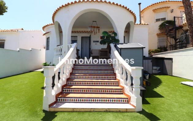 Wiederverkauf - Freistehende Villa - Orihuela - Villamartín