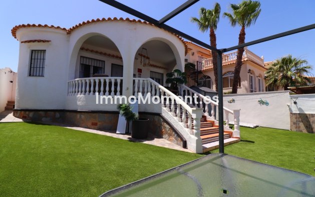 Wiederverkauf - Freistehende Villa - Orihuela - Villamartín