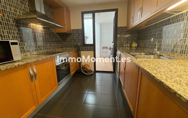Resale - Apartment - Estepona - Estepona Centro