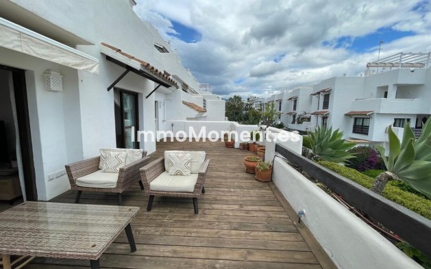 Resale - Apartment - Estepona - Estepona Centro