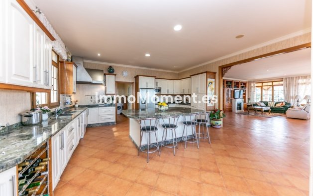 Bestaande woning - Vrijstaande villa - Binnenland  - Churriana