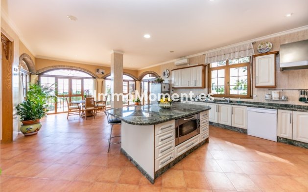 Bestaande woning - Vrijstaande villa - Binnenland  - Churriana