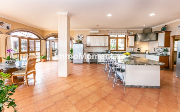 Bestaande woning - Vrijstaande villa - Binnenland  - Churriana
