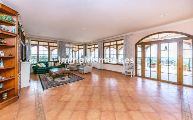 Bestaande woning - Vrijstaande villa - Binnenland  - Churriana