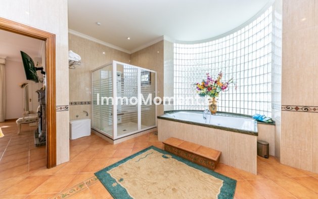 Bestaande woning - Vrijstaande villa - Binnenland  - Churriana