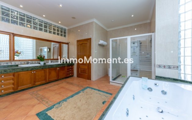 Bestaande woning - Vrijstaande villa - Binnenland  - Churriana