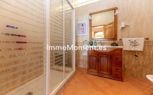 Bestaande woning - Vrijstaande villa - Binnenland  - Churriana