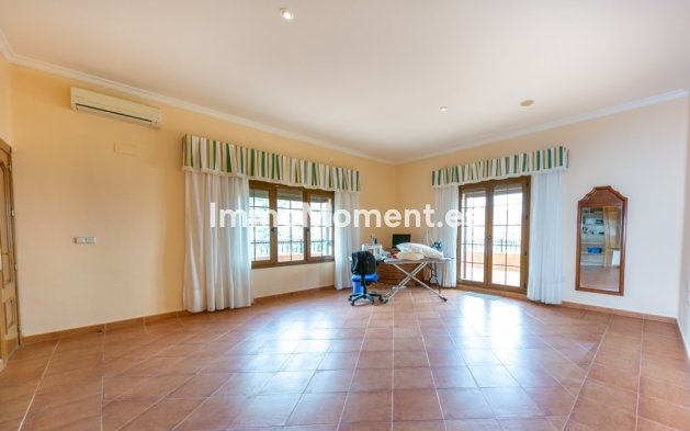 Bestaande woning - Vrijstaande villa - Binnenland  - Churriana
