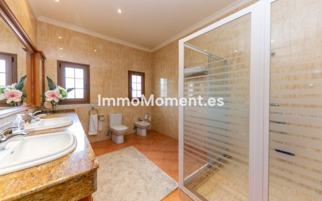 Bestaande woning - Vrijstaande villa - Binnenland  - Churriana